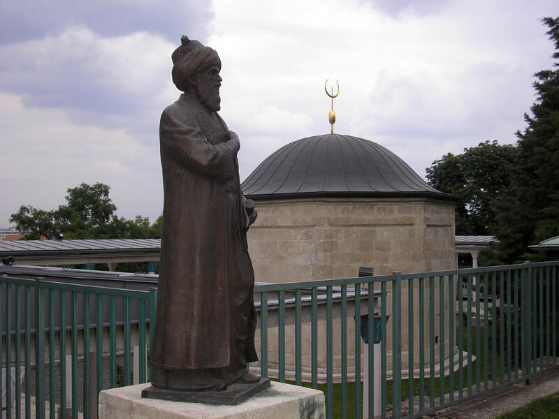 📍 Gül Baba’s Tomb A historic Turkish-era tomb with a peaceful garden, panoramic views, and deep cultural ambiance.
